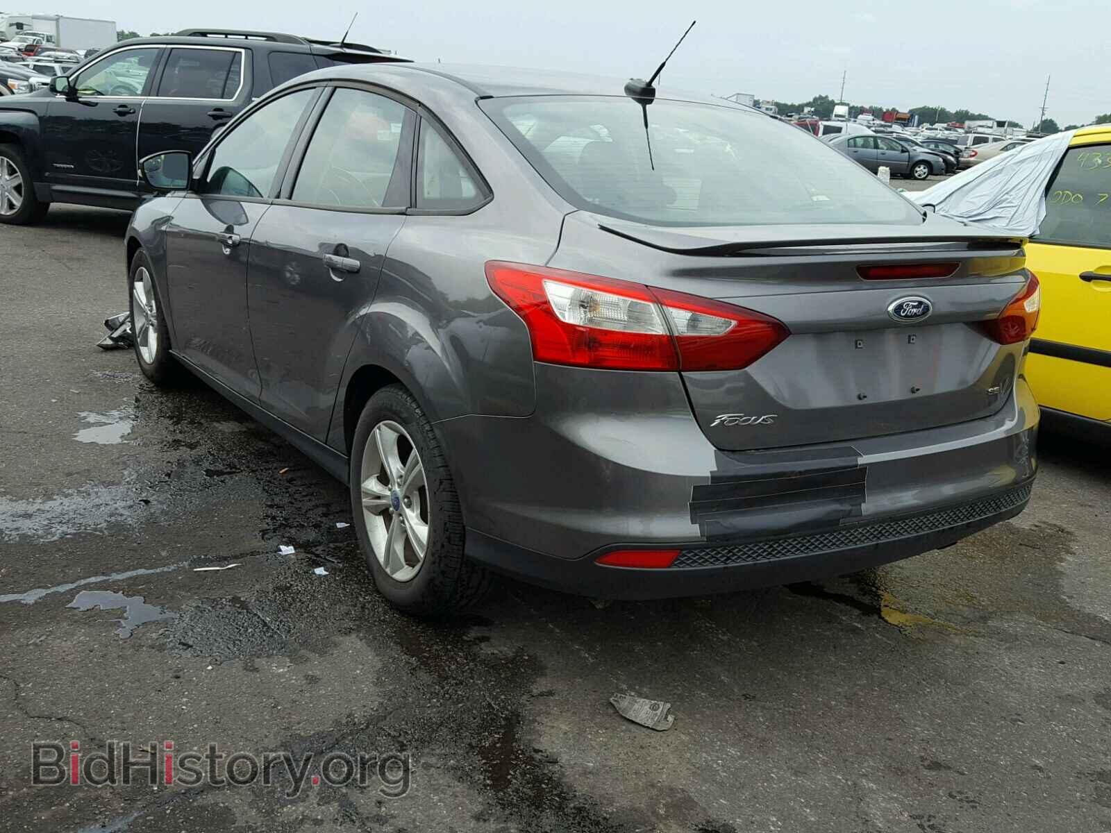 2012 Ford FOCUS (VIN 1FAHP3F21CL210401) — photo 3 of 10