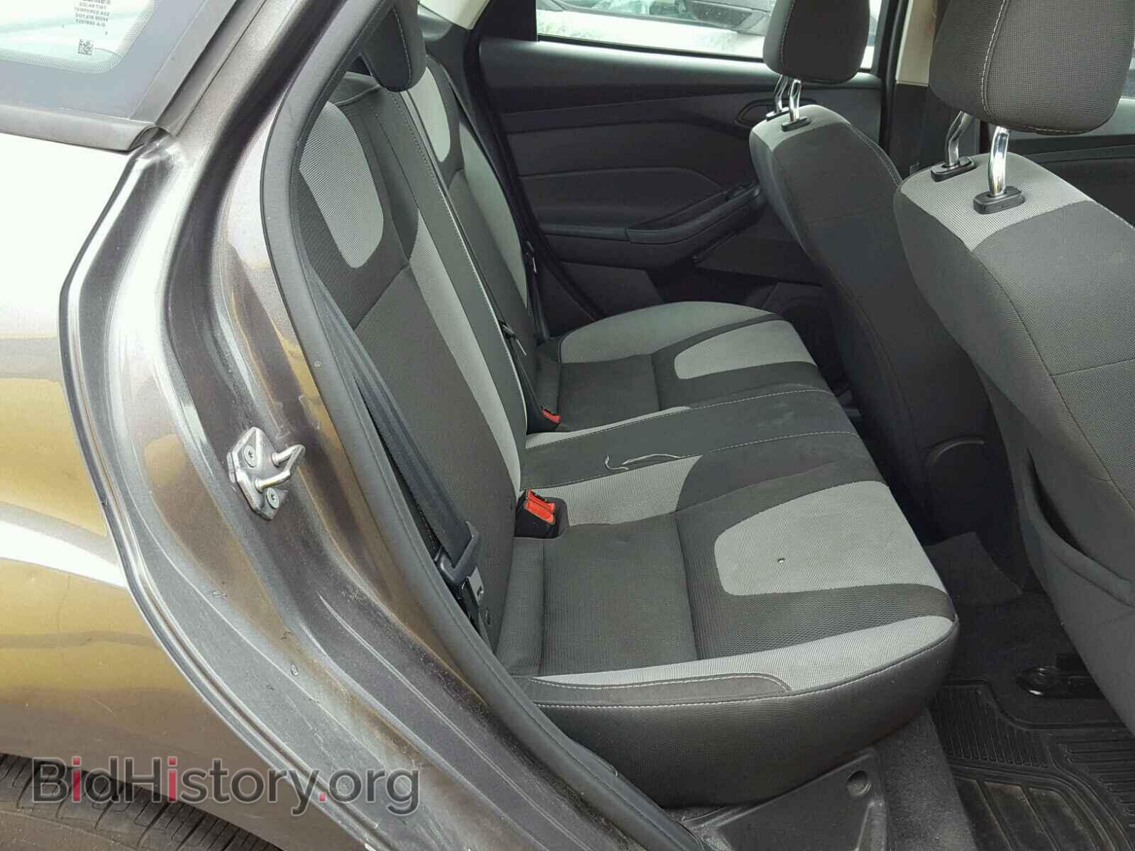 2012 Ford FOCUS (VIN 1FAHP3F21CL210401) — photo 6 of 10