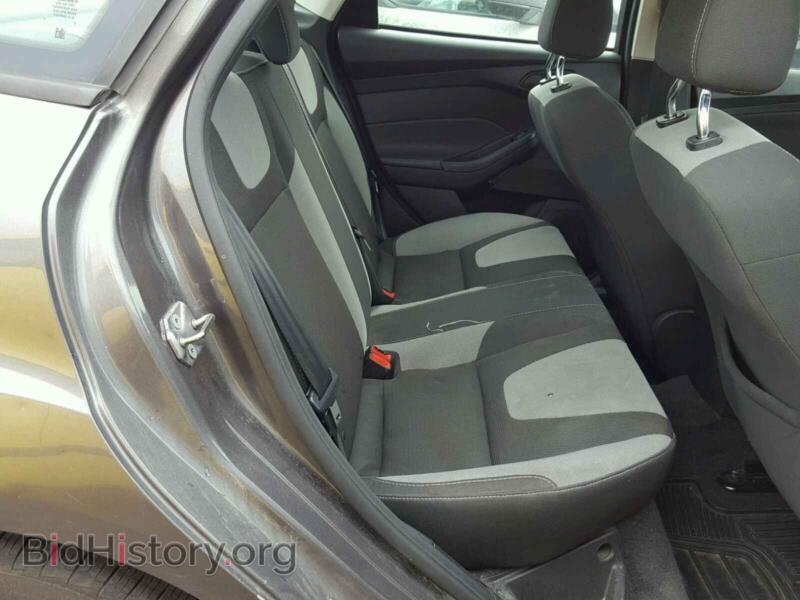 2012 Ford FOCUS (VIN 1FAHP3F21CL210401) — photo 6 of 10