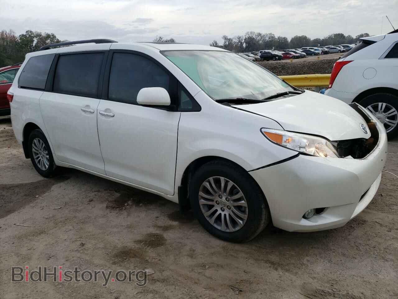 2017 TOYOTA All Models - VIN: 5TDYZ3DC7HS822737 - Фото 4