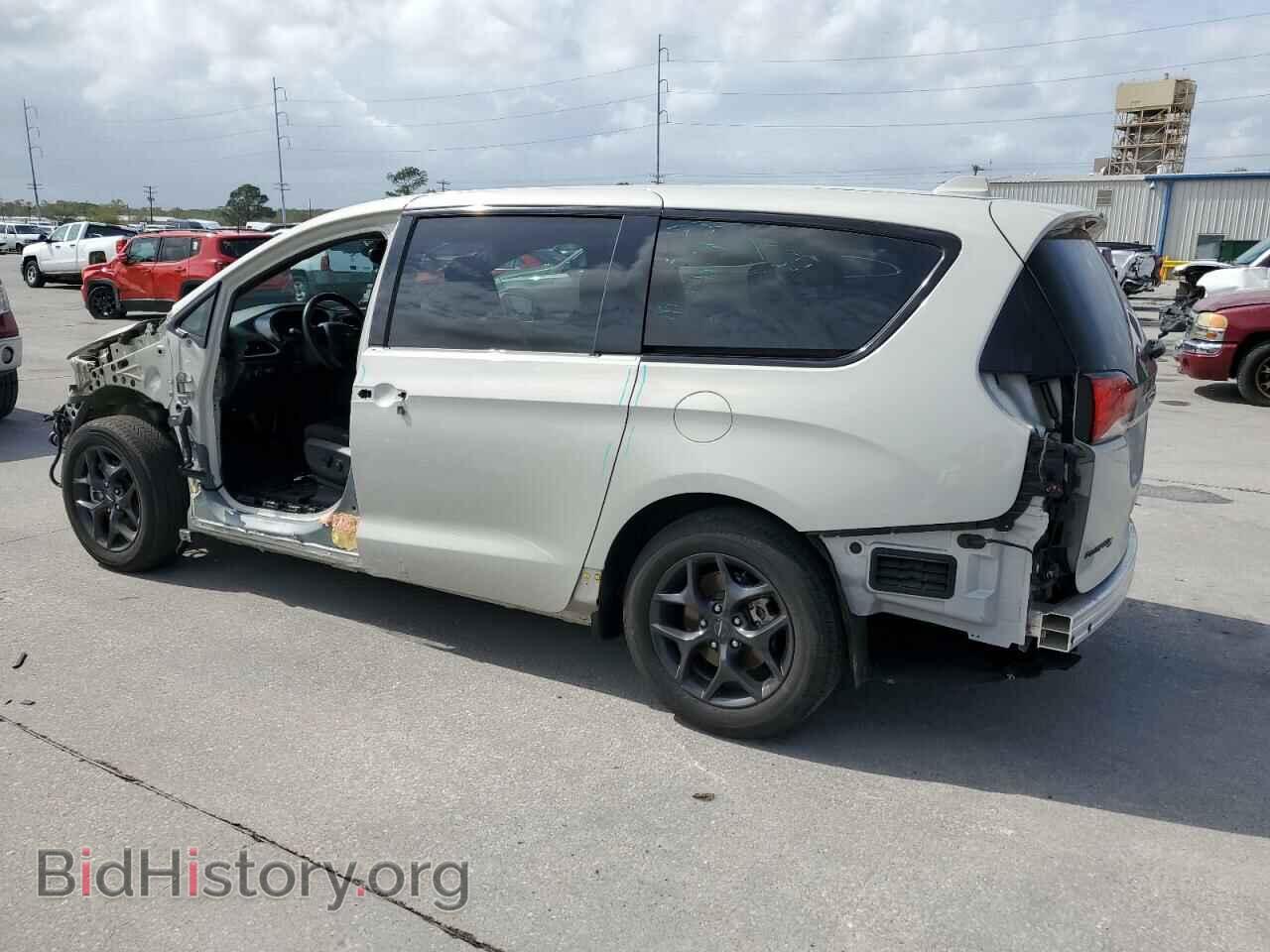 2020 CHRYSLER PACIFICA - VIN: 2C4RC1FG1LR240547 - Photo 2