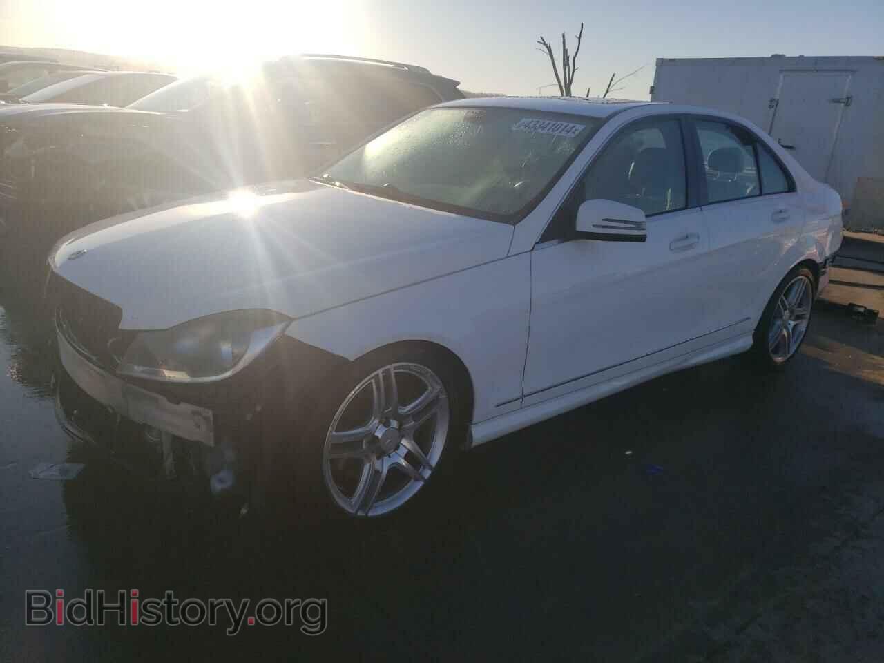 Photo WDDGF8AB4DR242874 - MERCEDES-BENZ C-CLASS 2013
