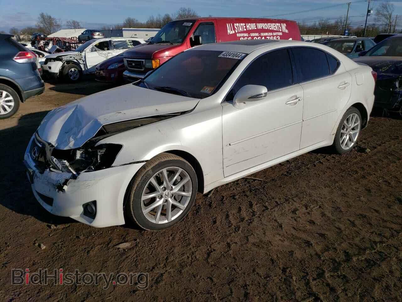 Photo JTHCE5C21B5000330 - LEXUS IS 2011