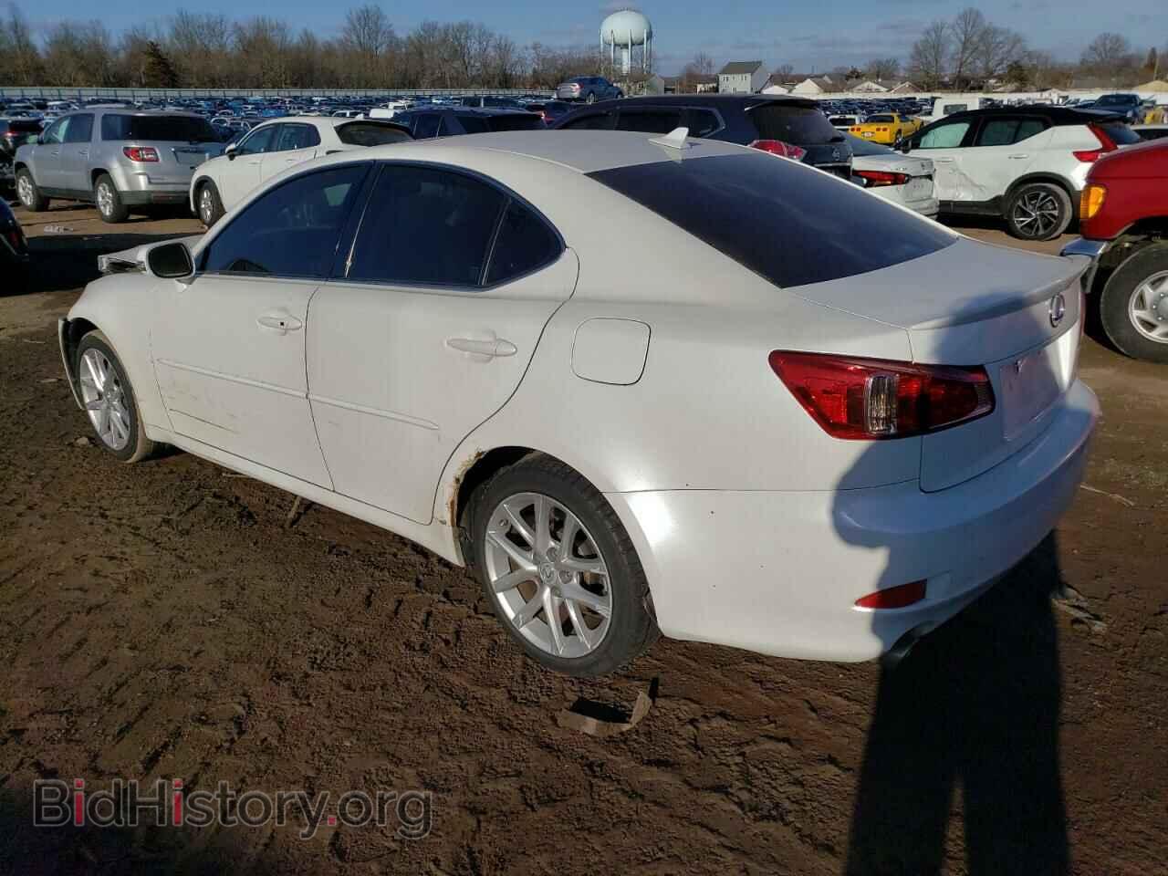 2011 LEXUS IS - VIN: JTHCE5C21B5000330 - Фото 2