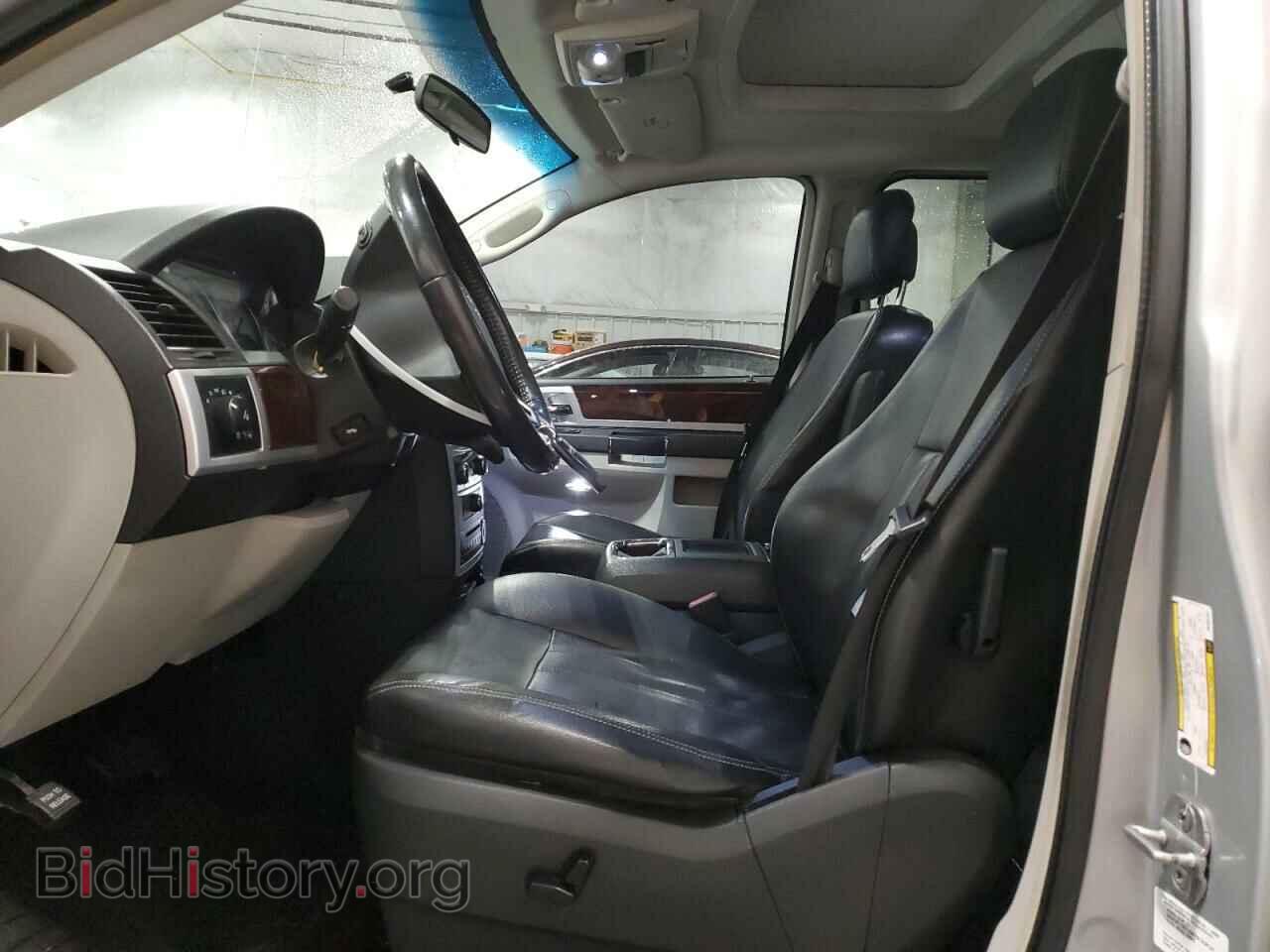 2010 CHRYSLER MINIVAN - VIN: 2A4RR8DX0AR495739 - Photo 7