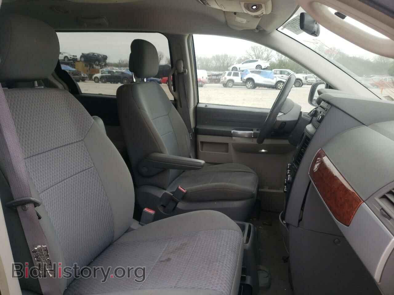 2008 CHRYSLER MINIVAN - VIN: 2A8HR54PX8R690542 - Фото 5