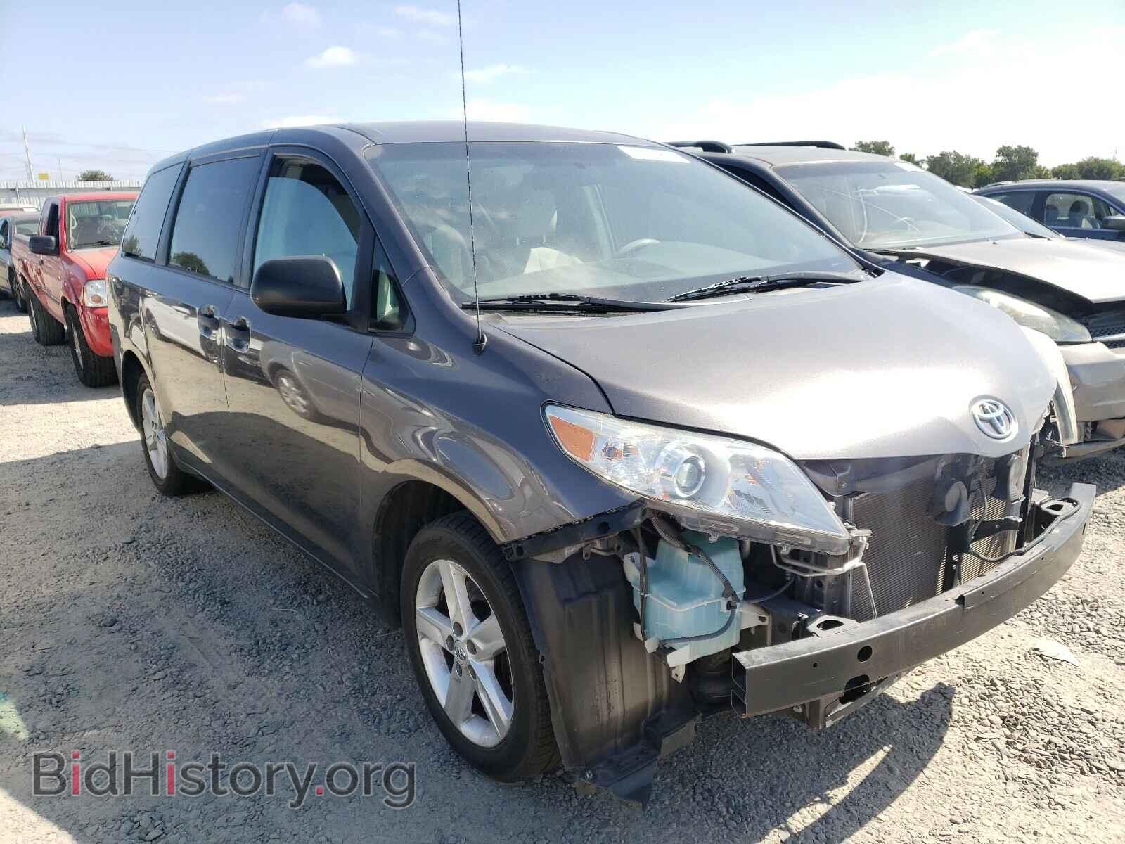 Photo 5TDKA3DC7CS011977 - TOYOTA SIENNA 2012