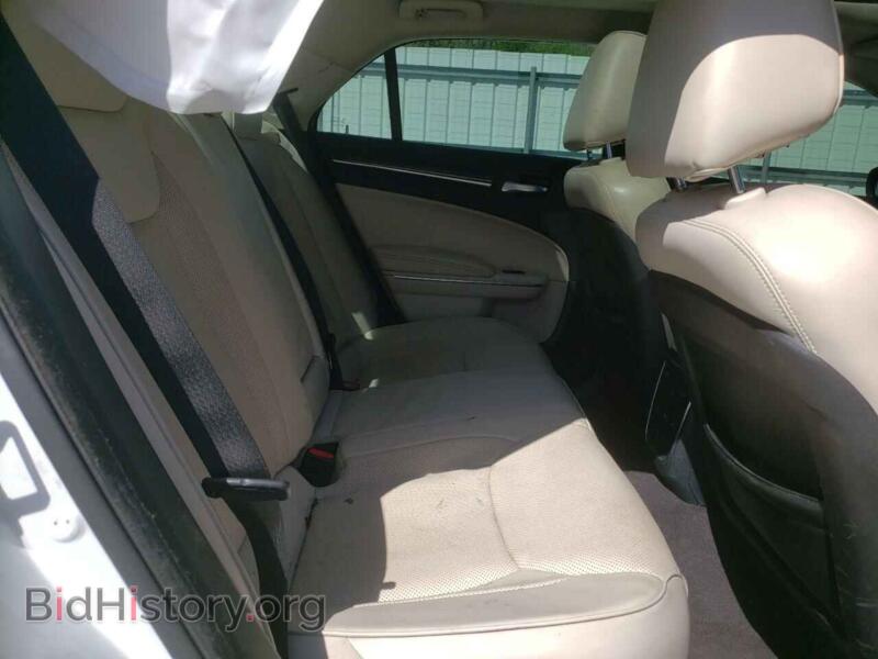 2016 Chrysler 300 (VIN 2C3CCAEG8GH261029) — фото 6 из 10