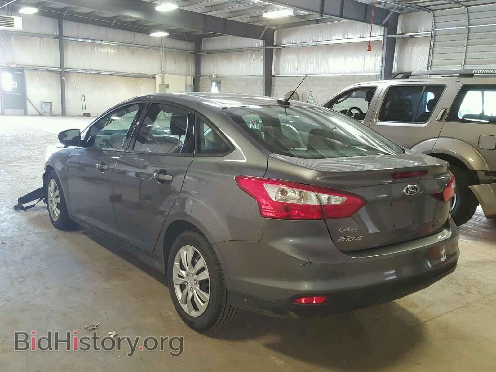 2012 Ford FOCUS (VIN 1FAHP3F29CL121398) — photo 3 of 10