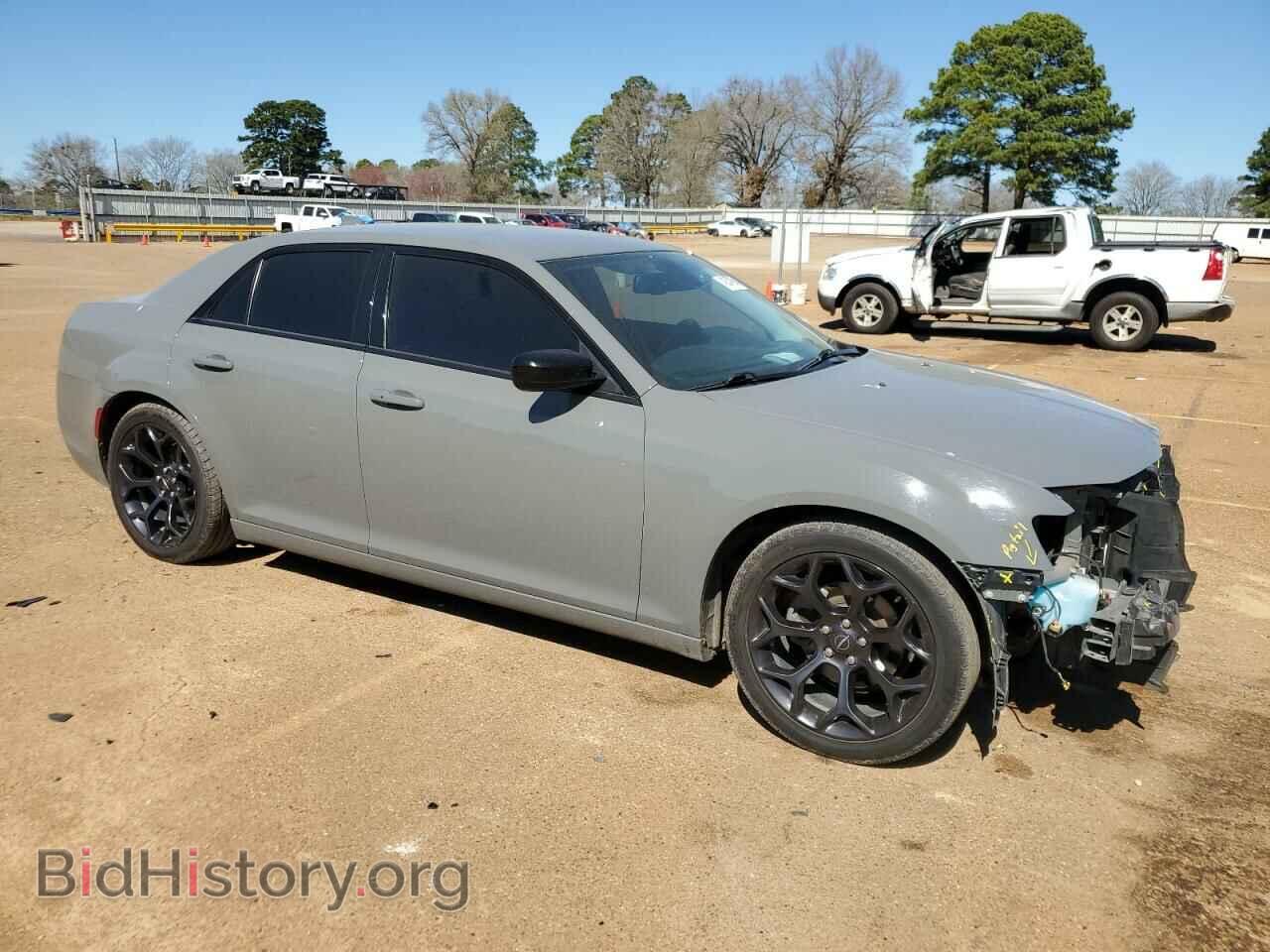 2019 CHRYSLER 300 - VIN: 2C3CCAAG2KH610376 - Фото 4