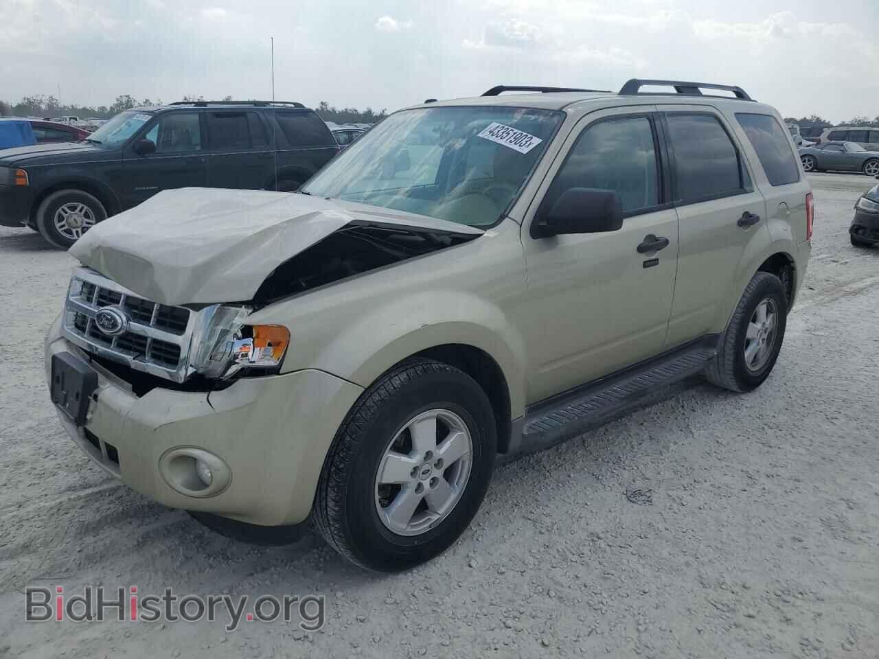 Photo 1FMCU0D78BKB25470 - FORD ESCAPE 2011