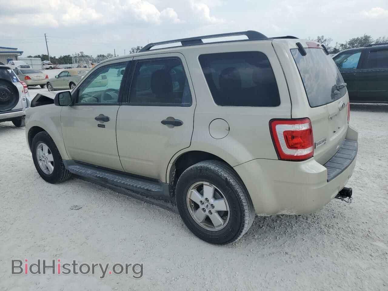 2011 FORD ESCAPE - VIN: 1FMCU0D78BKB25470 - Фото 2
