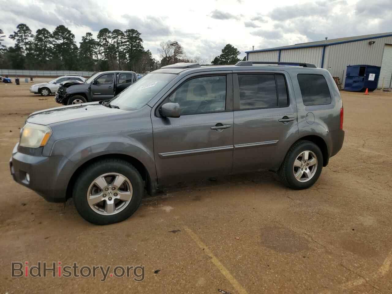 Photo 5FNYF3H58BB054993 - HONDA PILOT 2011