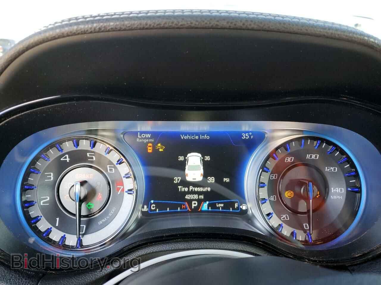 2016 CHRYSLER 300 - VIN: 2C3CCABG9GH252912 - Фото 9