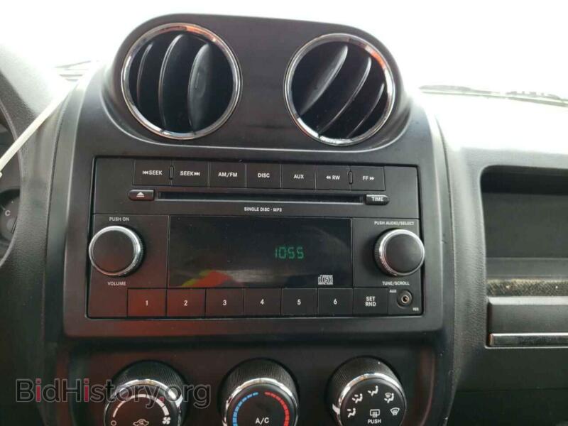 2011 Jeep COMPASS (VIN 1J4NF1FBXBD188583) — photo 9 of 10