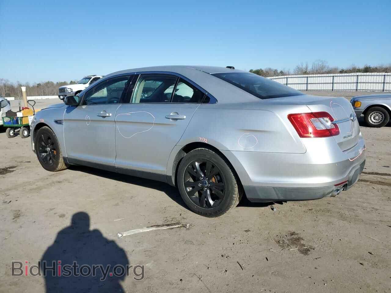 2011 FORD TAURUS - VIN: 1FAHP2EWXBG100386 - Фото 2