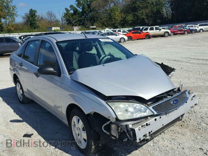 2007 Ford FOCUS (VIN 1FAHP34N47W260422) — фото 1 из 10, Copart, повреждение: передняя часть