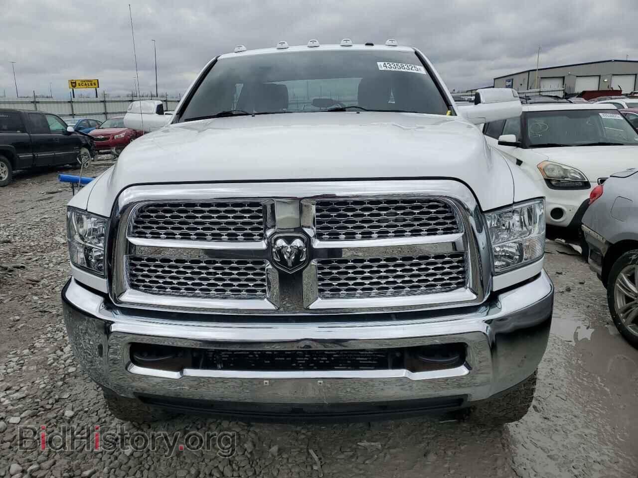 2015 RAM All Models - VIN: 3C6UR5CL2FG611444 - Photo 5