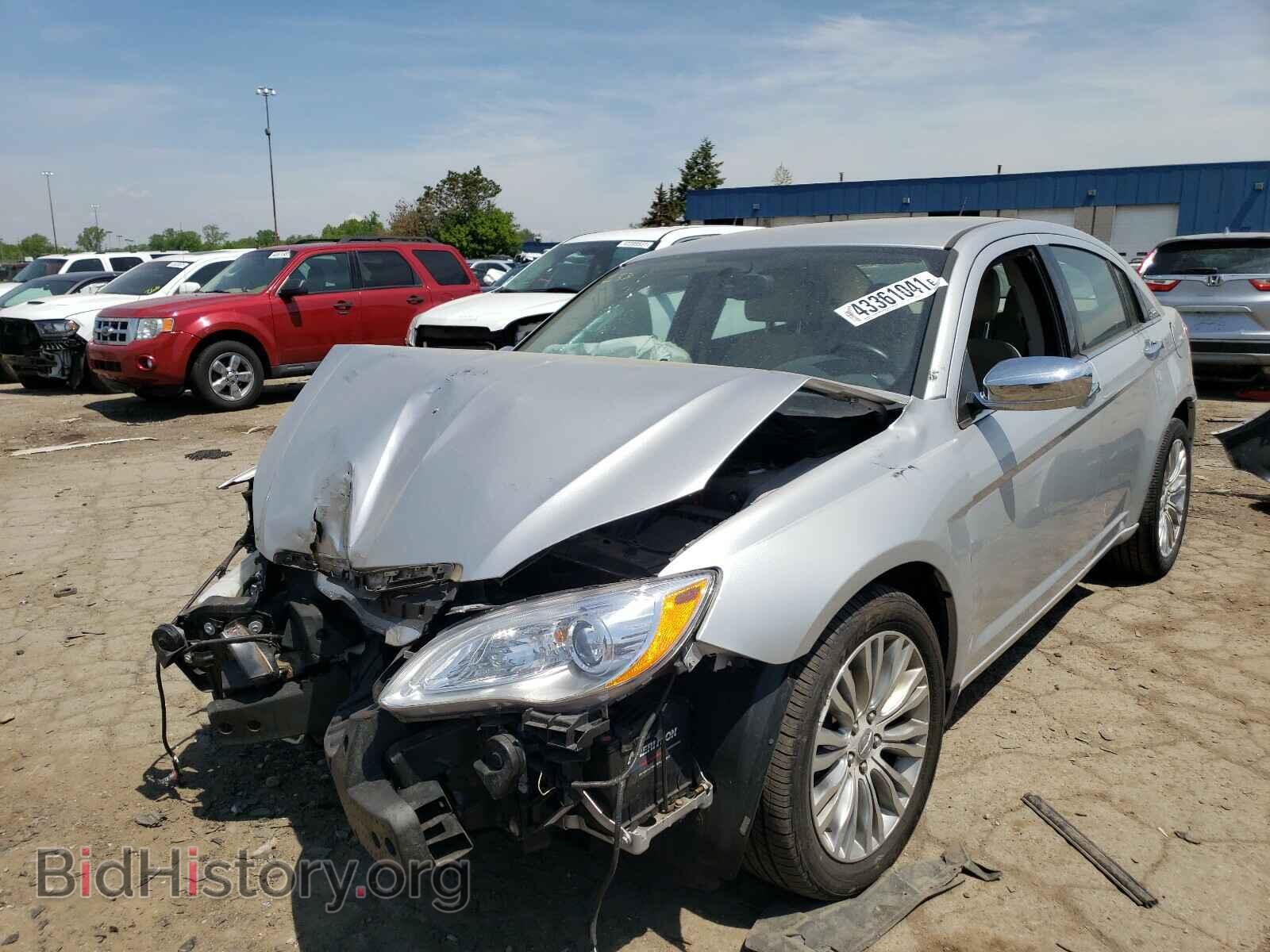 2012 CHRYSLER 200 - VIN: 1C3CCBCB9CN302752 - Фото 2