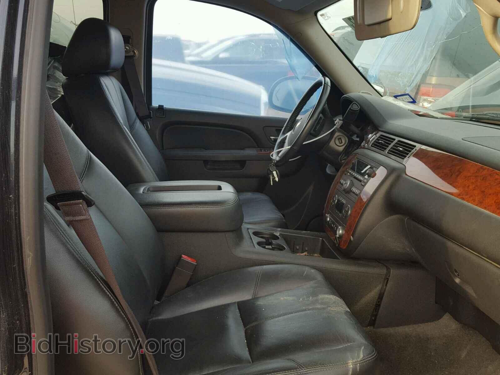 Photo 1GNSCBE03DR211996 - CHEVROLET TAHOE 2013