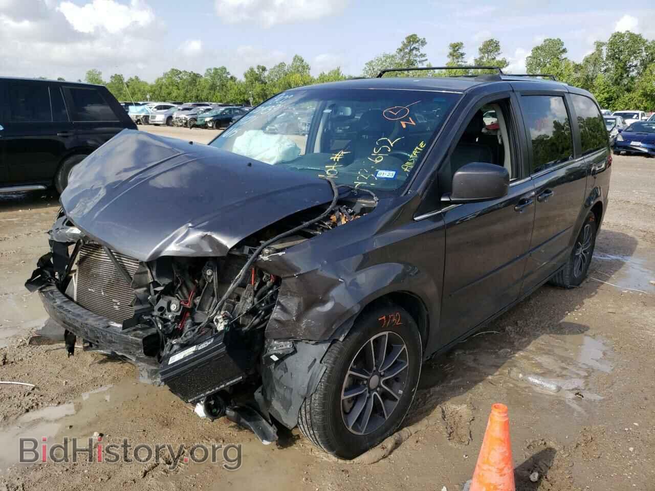 2017 DODGE GRAND CARA - VIN: 2C4RDGCG8HR813648 - Фото 2