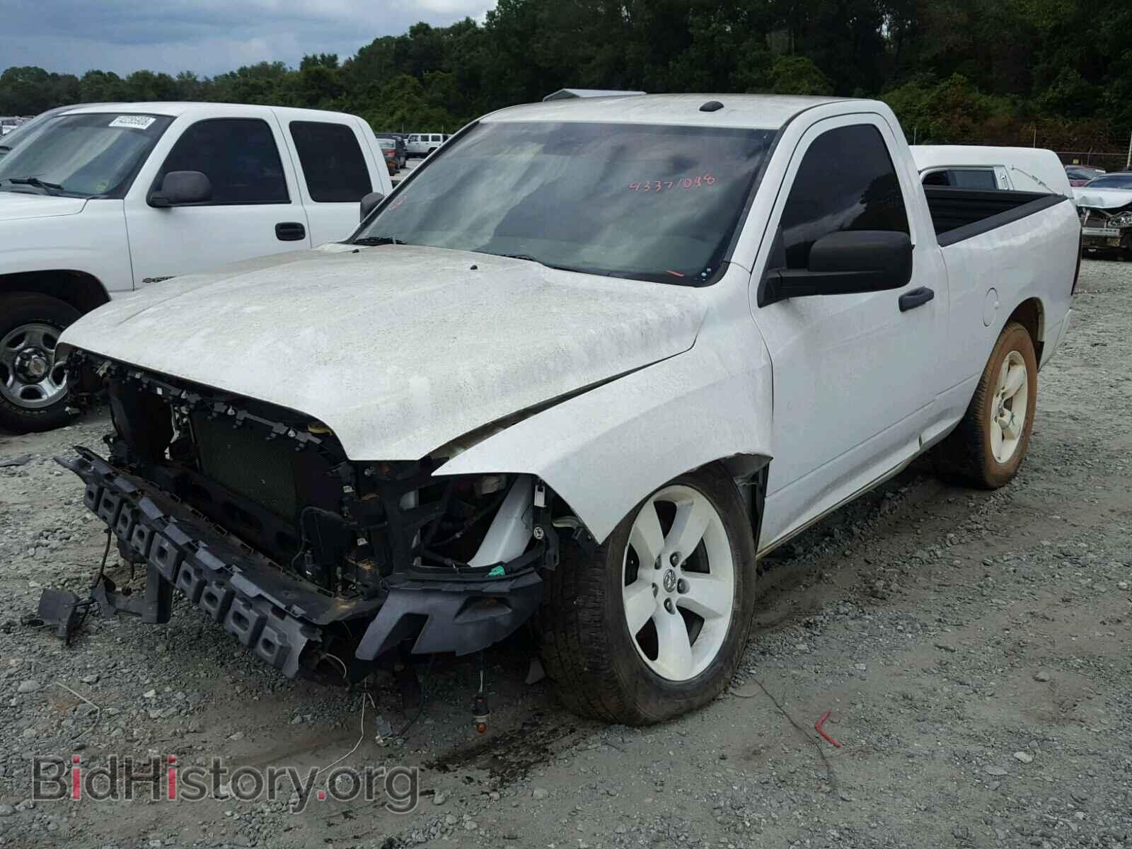 2013 RAM 1500 ST - VIN: 3C6JR6ATXDG541667 - Фото 2