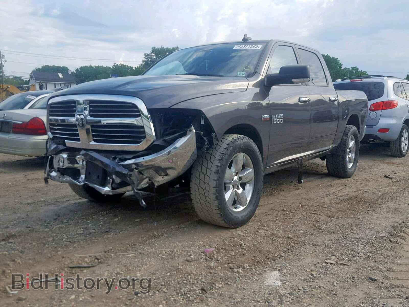 2017 RAM 1500 SLT - VIN: 3C6RR7LT4HG594313 - Фото 2