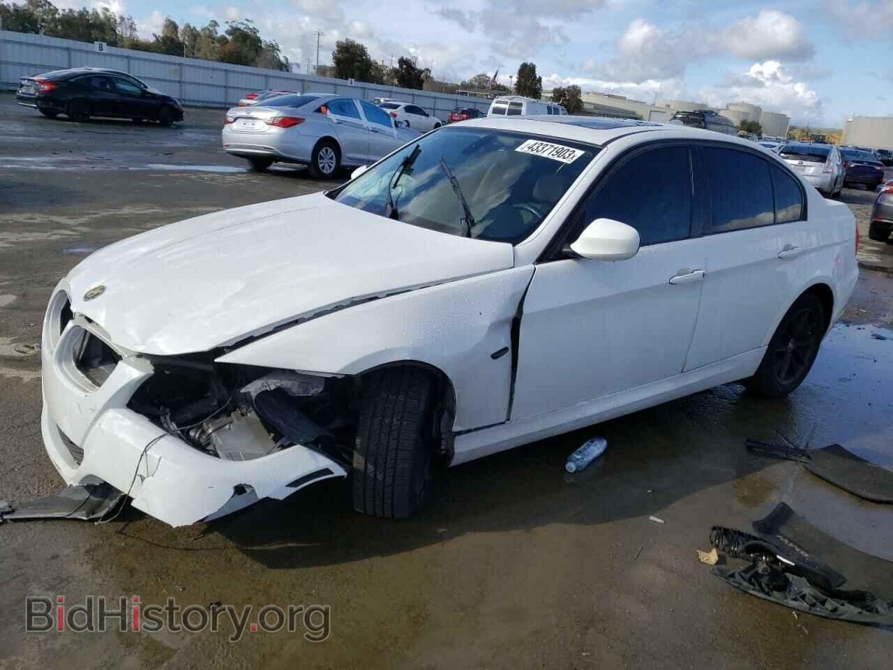 Фотография WBAPH7G56ANM52473 - BMW 3 SERIES 2010