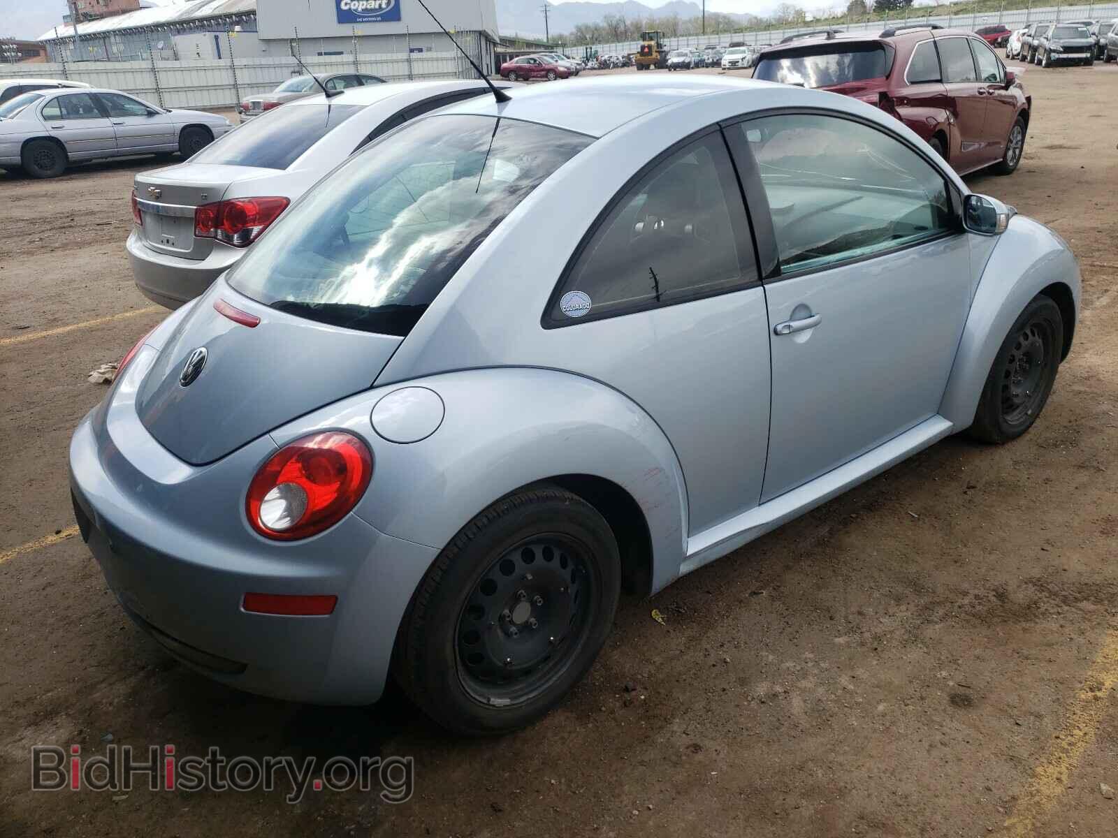 2010 VOLKSWAGEN BEETLE - VIN: 3VWPG3AG0AM015469 - Фото 4
