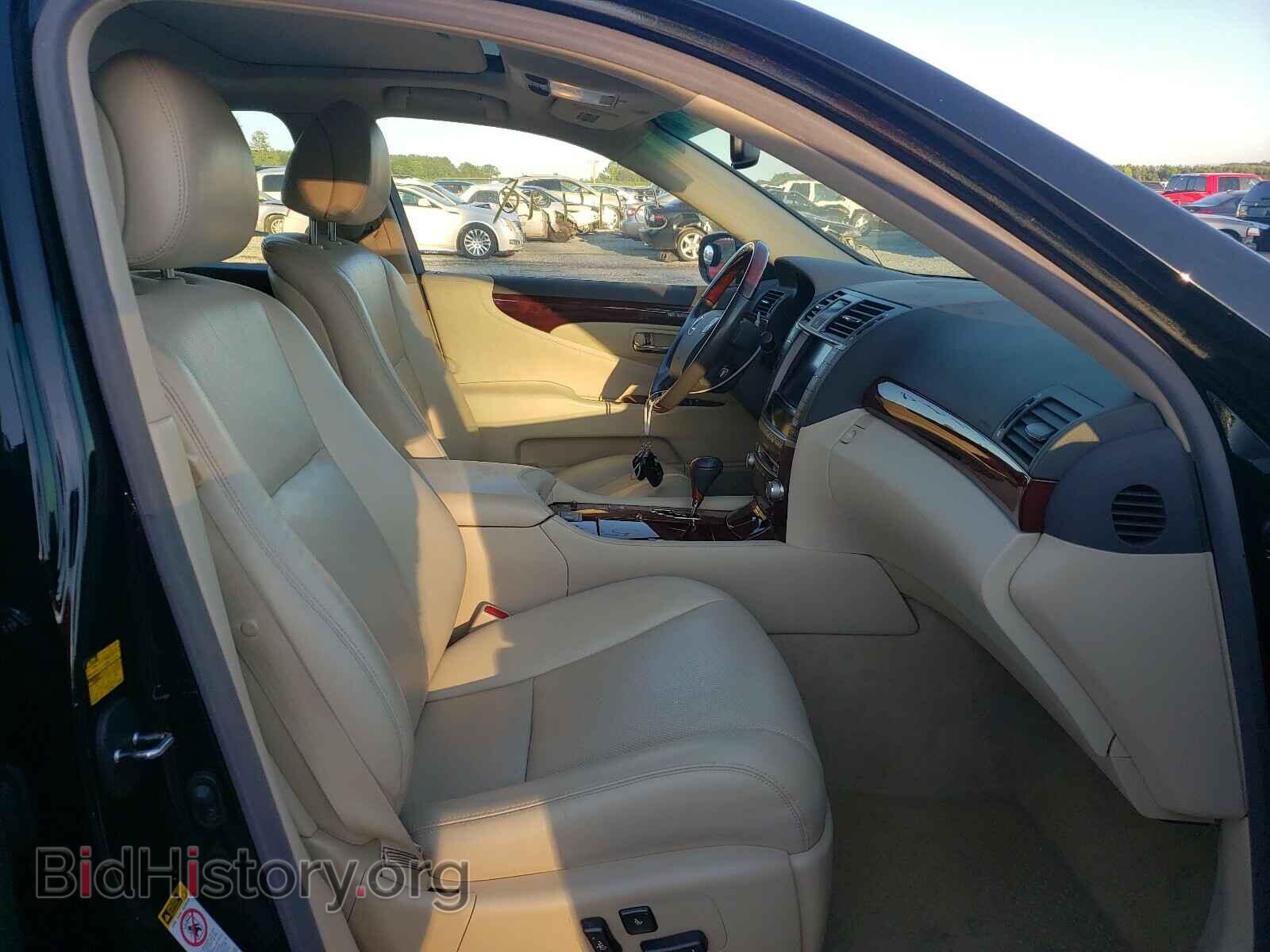 2012 LEXUS LS460 - VIN: JTHBL5EFXC5110490 - Photo 5