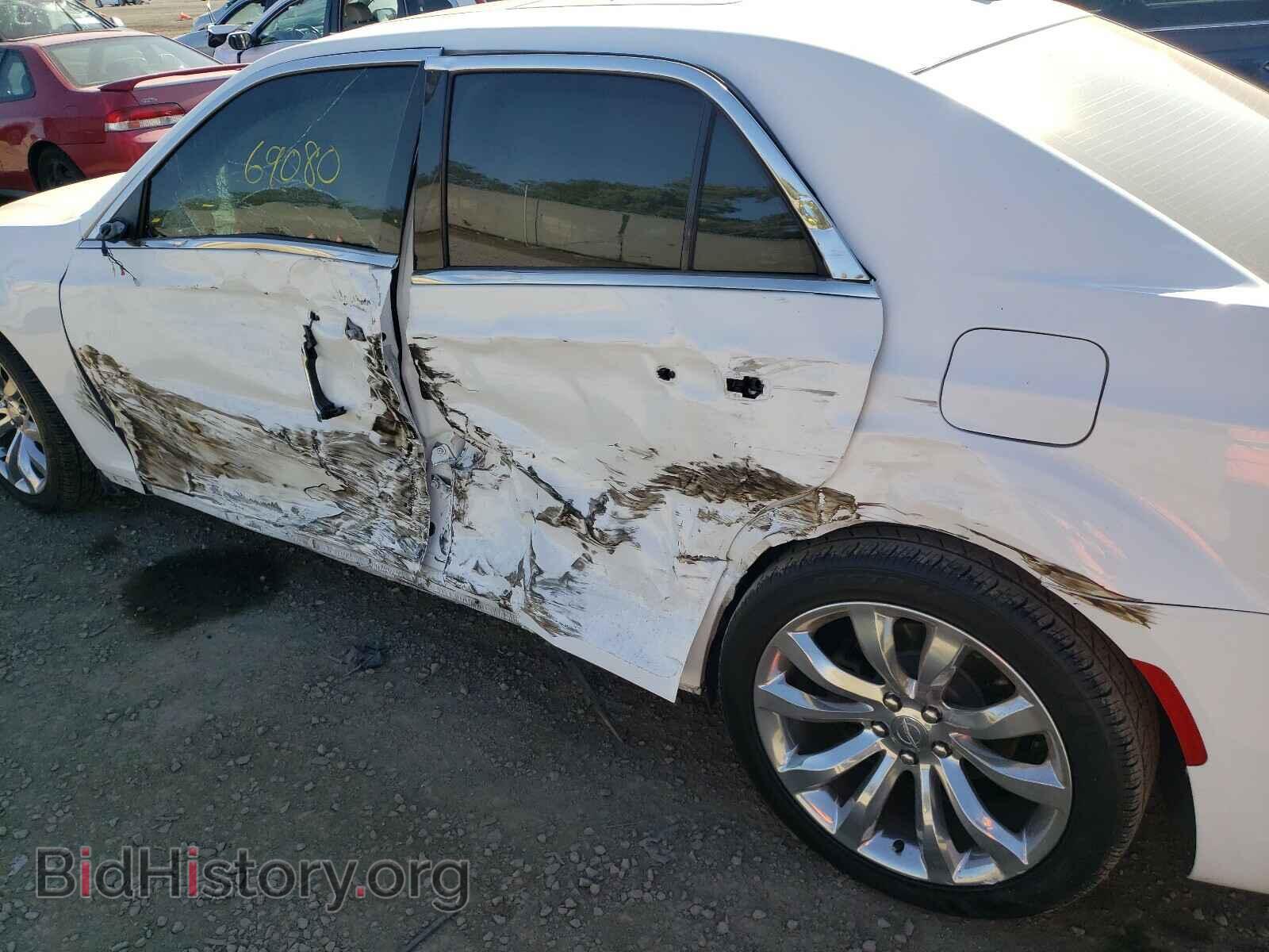 2016 CHRYSLER 300 - VIN: 2C3CCAEG6GH220124 - Фото 9