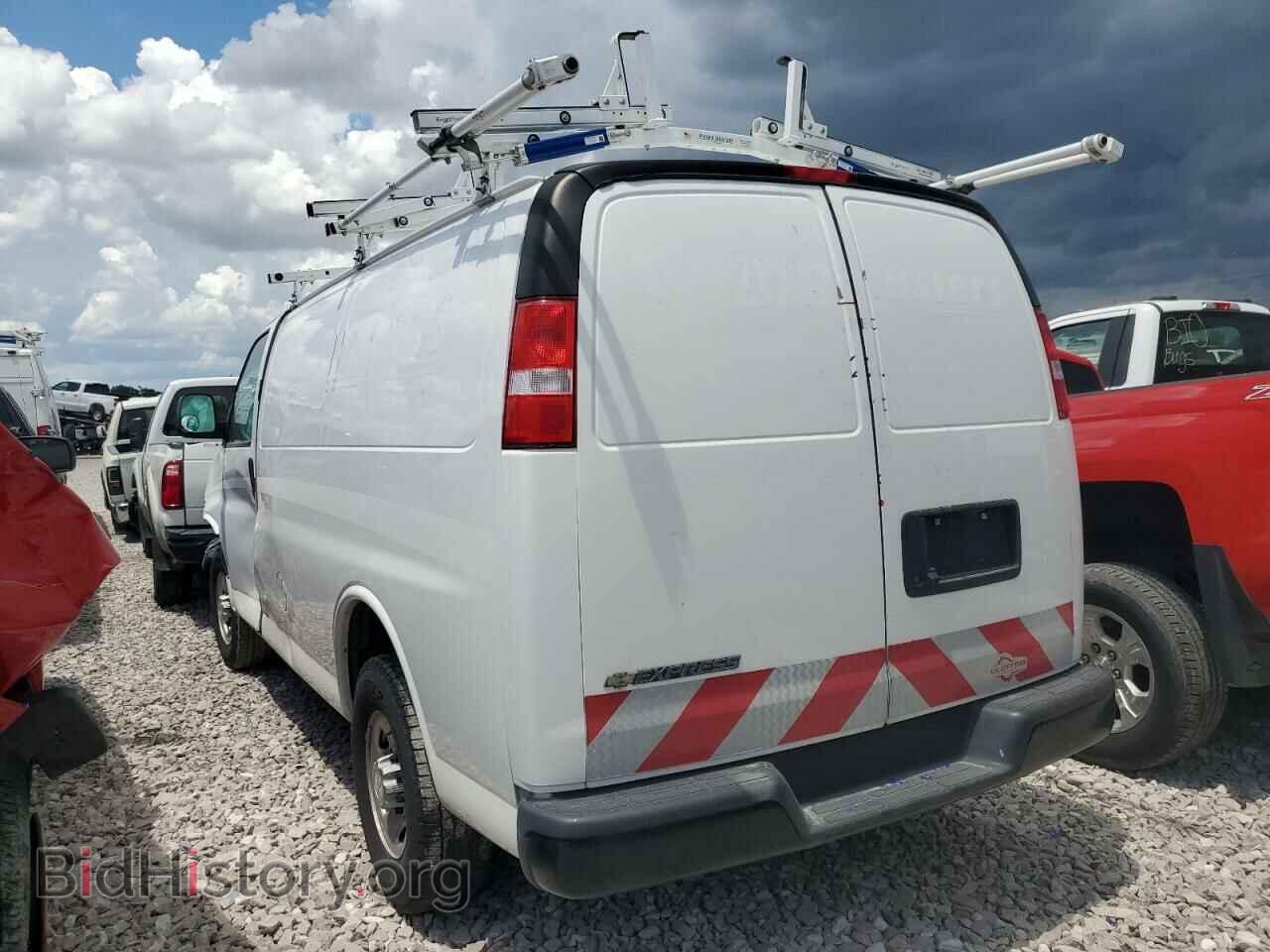 2021 CHEVROLET EXPRESS - VIN: 1GCWGAF71M1238228 - Фото 2