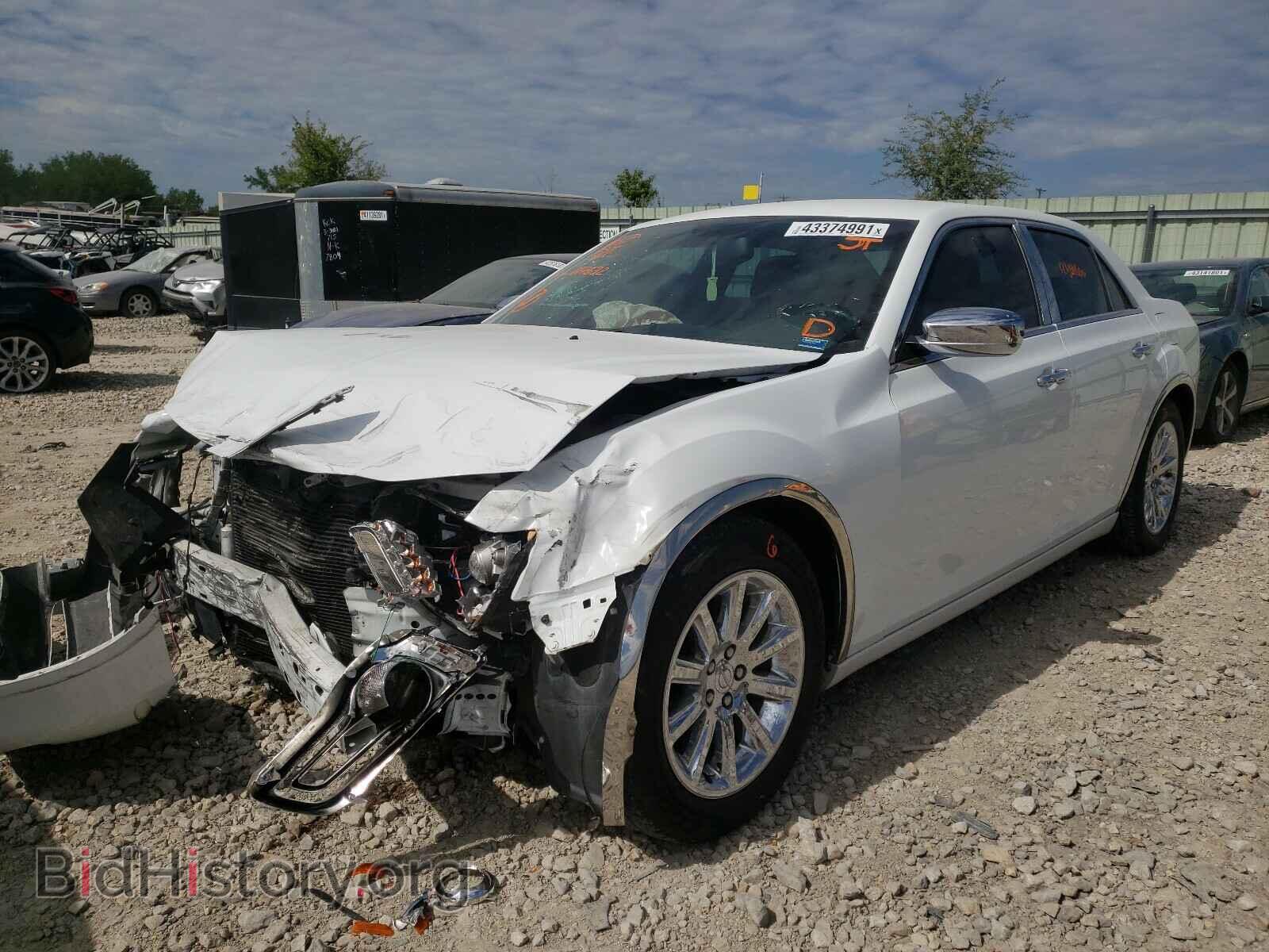 2014 CHRYSLER 300 - VIN: 2C3CCAET0EH117632 - Фото 2