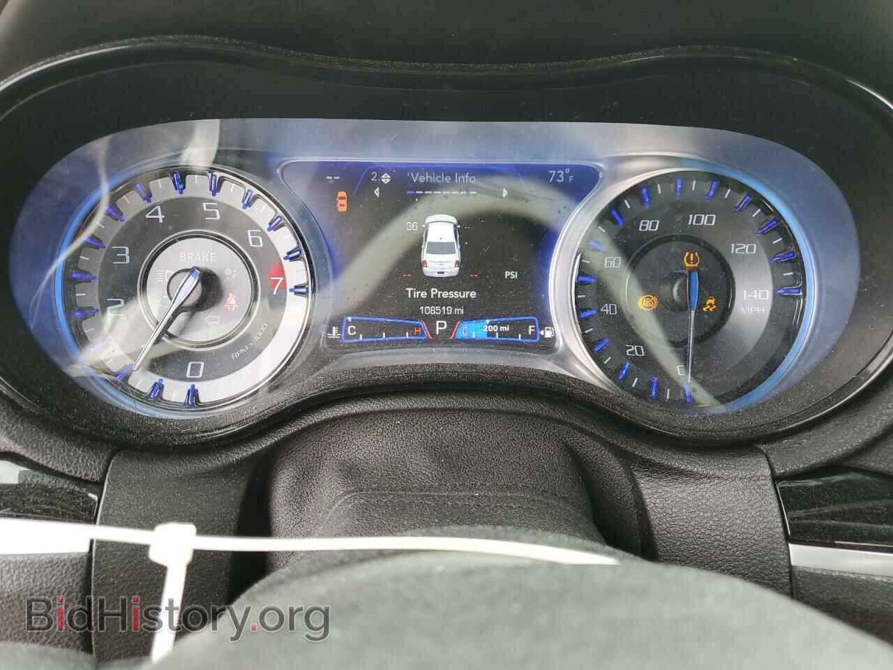 2019 CHRYSLER 300 - VIN: 2C3CCAGG2KH632093 - Фото 9