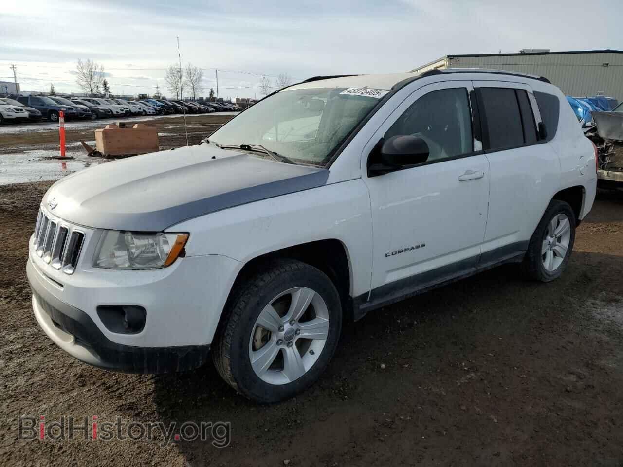 Photo 1J4NF4FB2BD258725 - JEEP COMPASS 2011