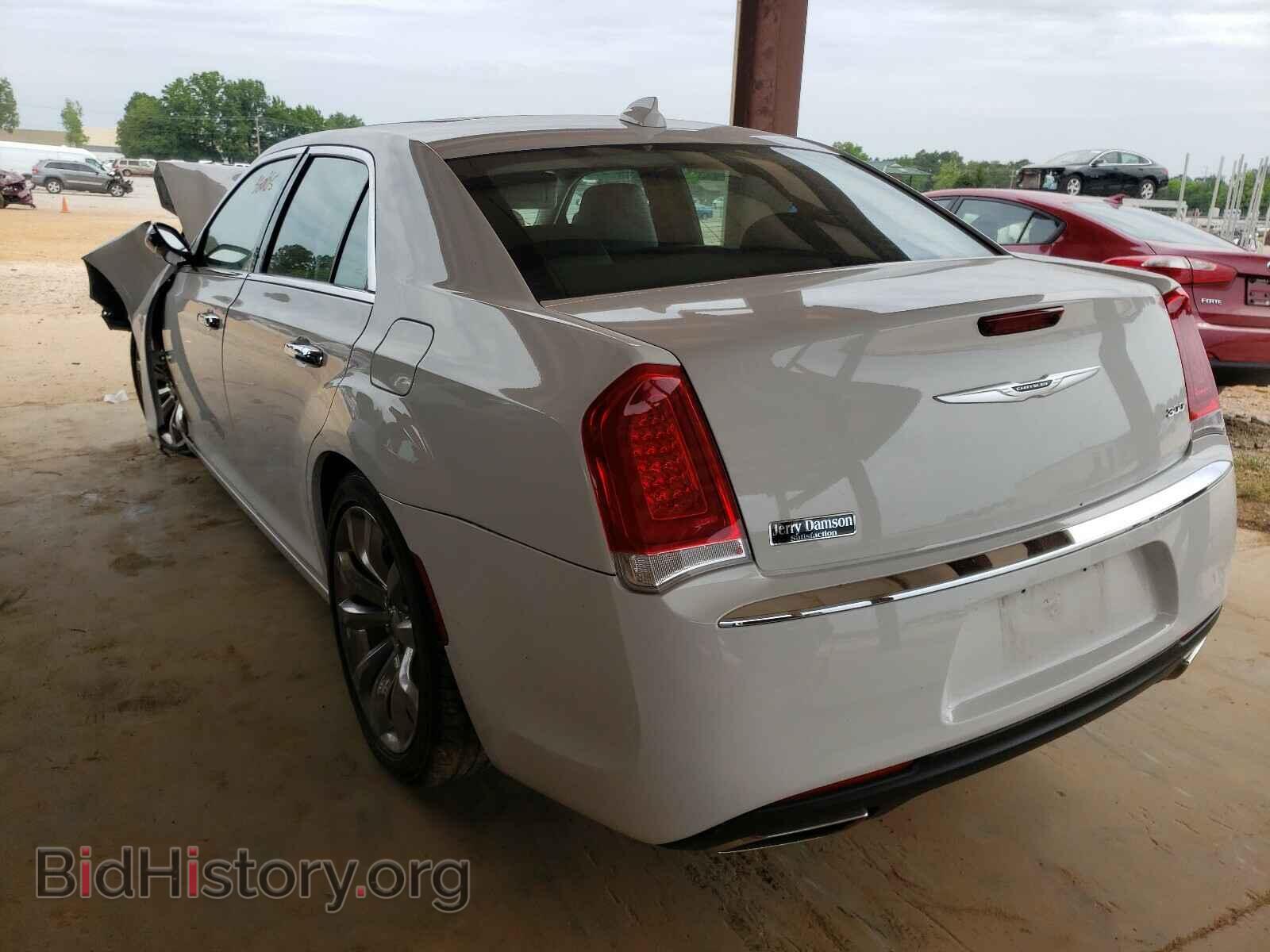 2019 CHRYSLER 300 - VIN: 2C3CCAEG2KH594917 - Фото 3