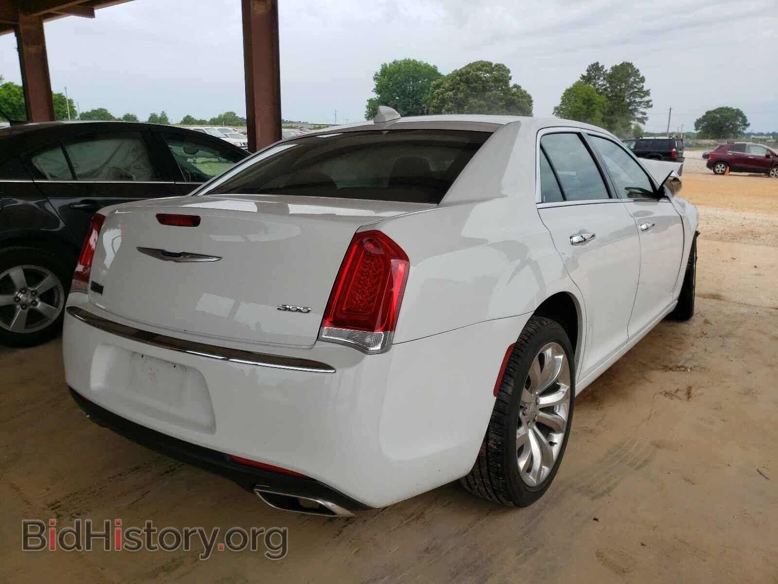 2019 CHRYSLER 300 - VIN: 2C3CCAEG2KH594917 - Фото 4