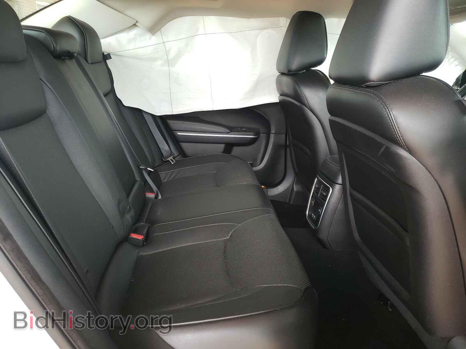2019 CHRYSLER 300 - VIN: 2C3CCAEG2KH594917 - Фото 6