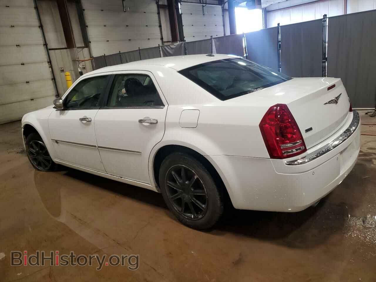 2010 CHRYSLER 300 - VIN: 2C3CK6CT5AH331027 - Фото 2