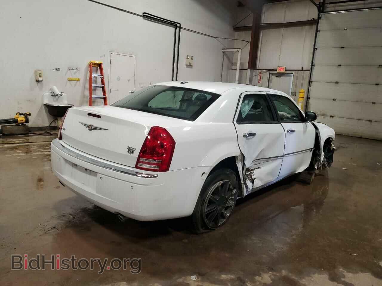 2010 CHRYSLER 300 - VIN: 2C3CK6CT5AH331027 - Фото 3
