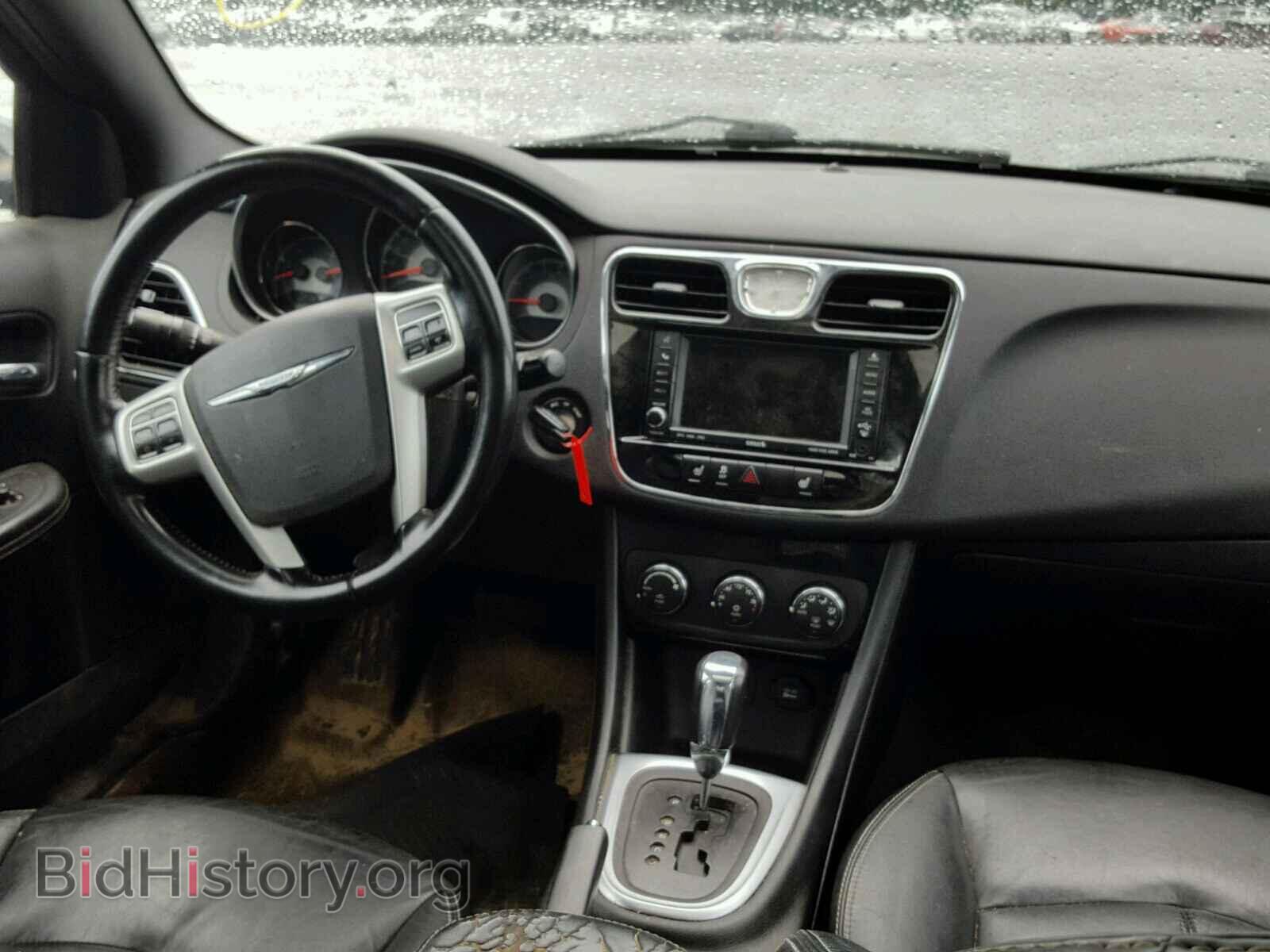 2011 CHRYSLER 200 - VIN: 1C3BC2FG3BN551064 - Фото 9