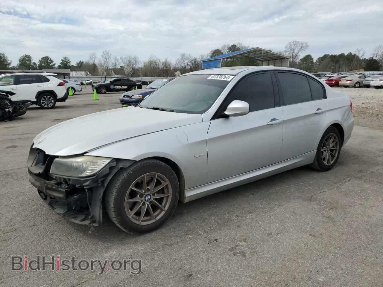Фотография WBAPH7G51ANM50372 - BMW 3 SERIES 2010