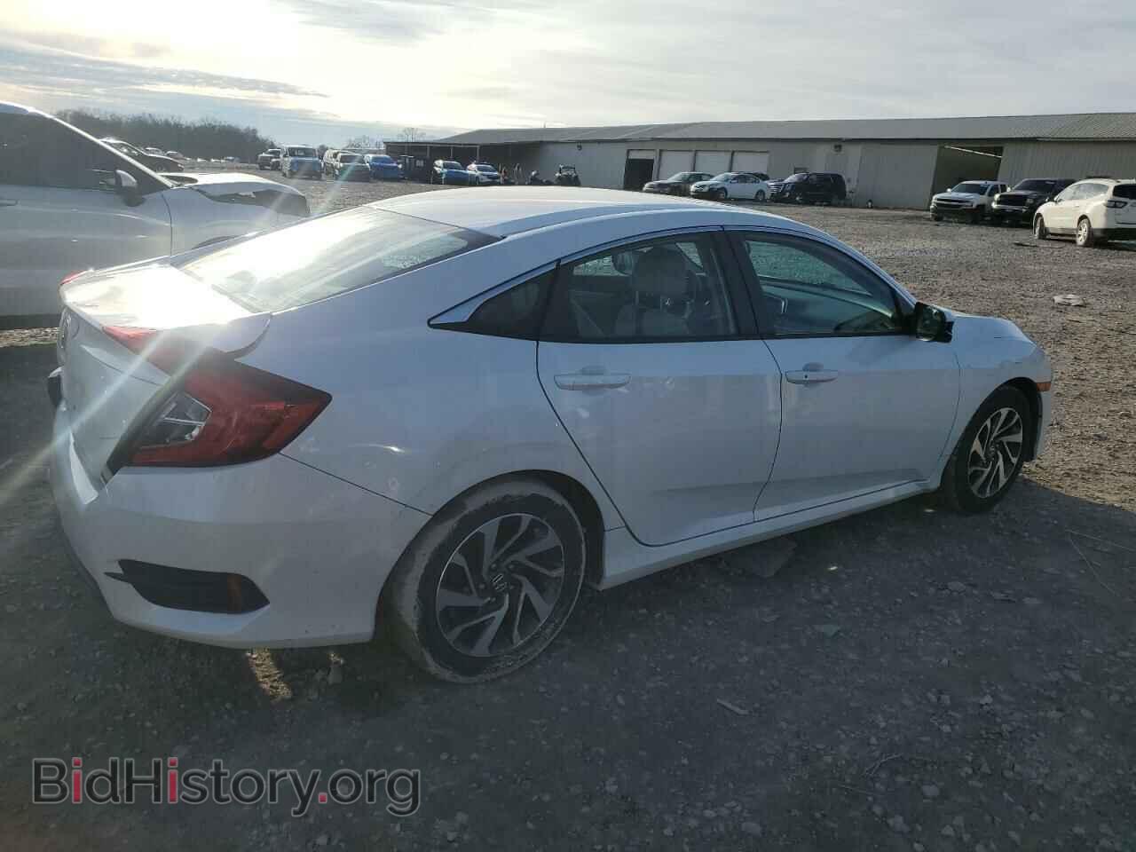 2016 HONDA CIVIC - VIN: 19XFC2F85GE051229 - Фото 3
