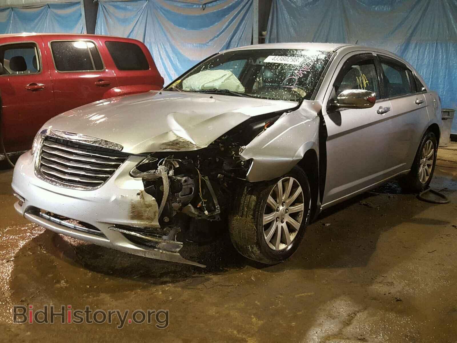 2013 CHRYSLER 200 - VIN: 1C3CCBCG9DN745237 - Фото 2