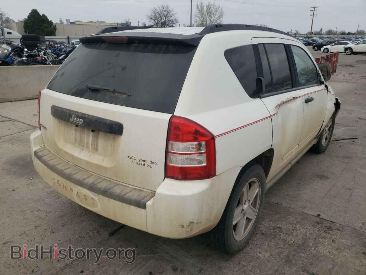 2009 JEEP COMPASS - VIN: 1J4FF47B69D205913 - Photo 4