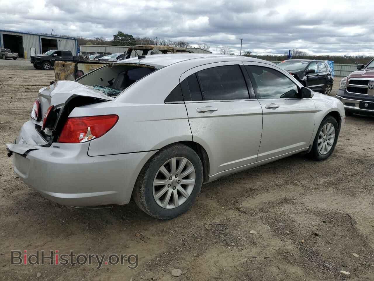 2010 CHRYSLER SEBRING - VIN: 1C3CC5FB7AN176594 - Фото 3