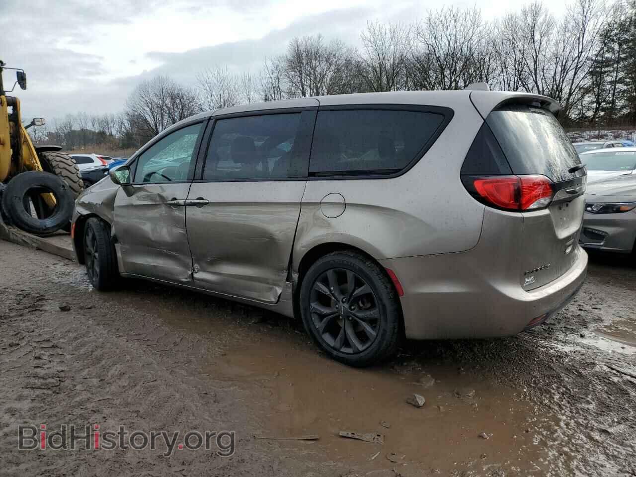 2018 CHRYSLER PACIFICA - VIN: 2C4RC1FG1JR260469 - Photo 2