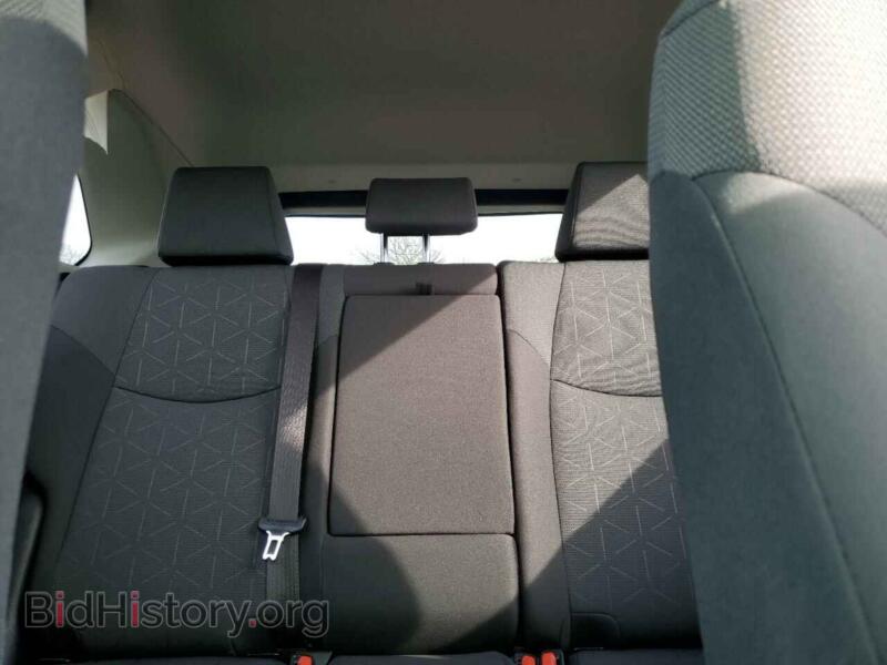 2019 Toyota RAV4 (VIN JTMP1RFV5KD019349) — фото 10 из 13