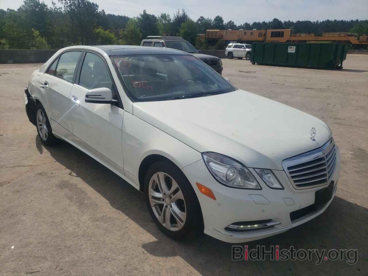 Photo WDDHF8HB3BA408520 - MERCEDES-BENZ E-CLASS 2011