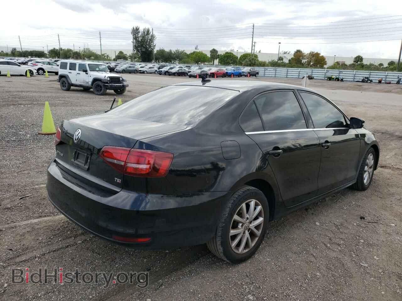 2017 VOLKSWAGEN JETTA - VIN: 3VWDB7AJ3HM301377 - Фото 4